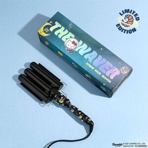 Special Edition INH x Hello Kitty Hair Waver - Black
